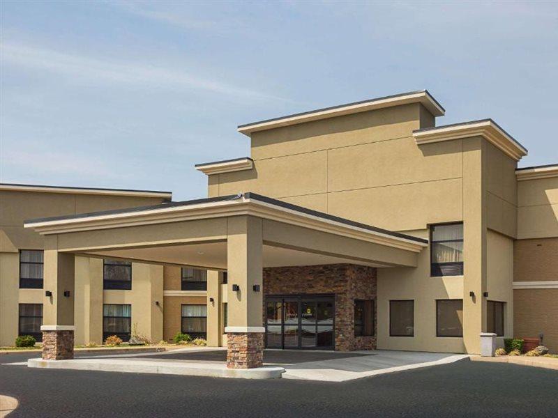 Clarion Inn&Suites Evansville Exterior foto