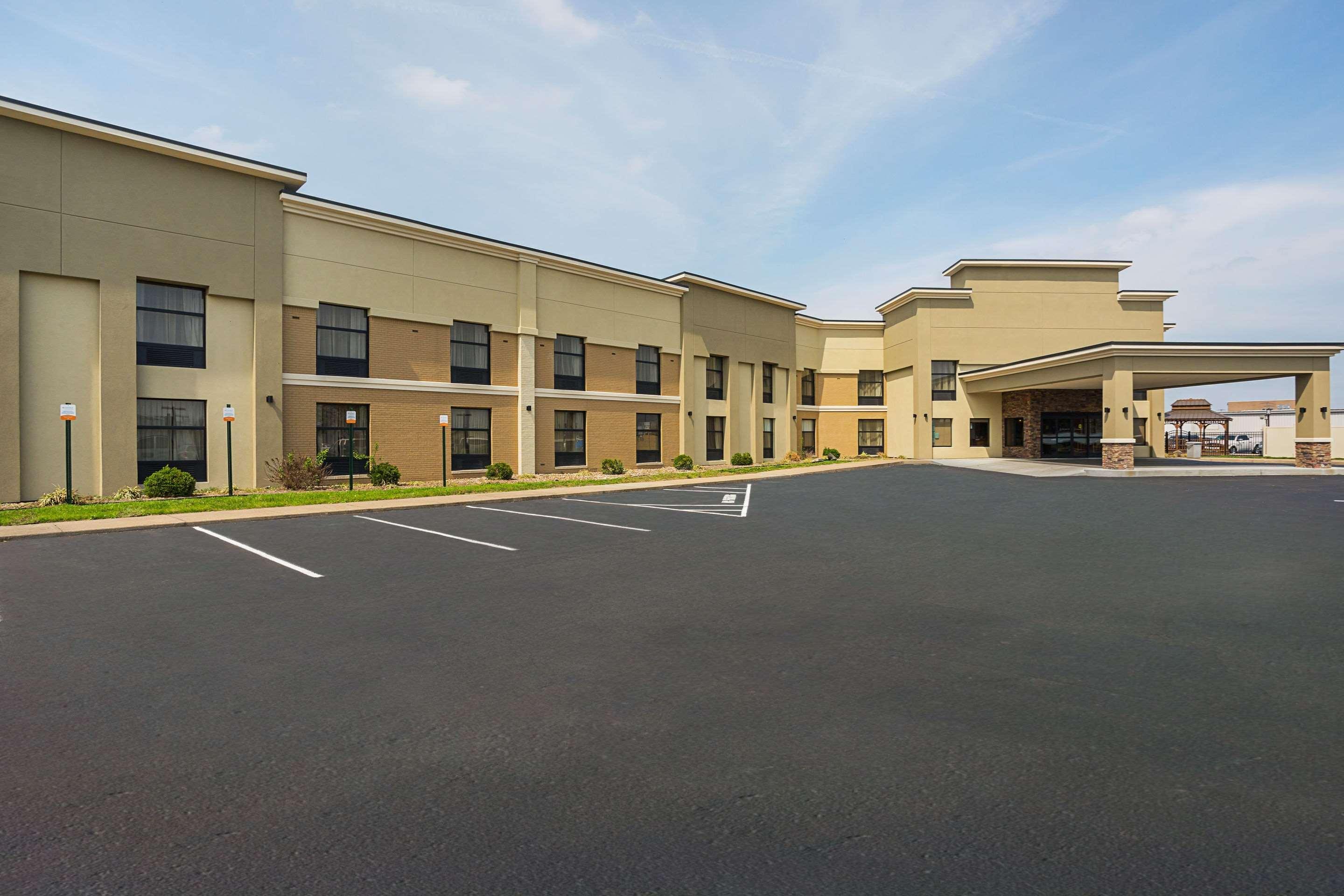 Clarion Inn&Suites Evansville Exterior foto