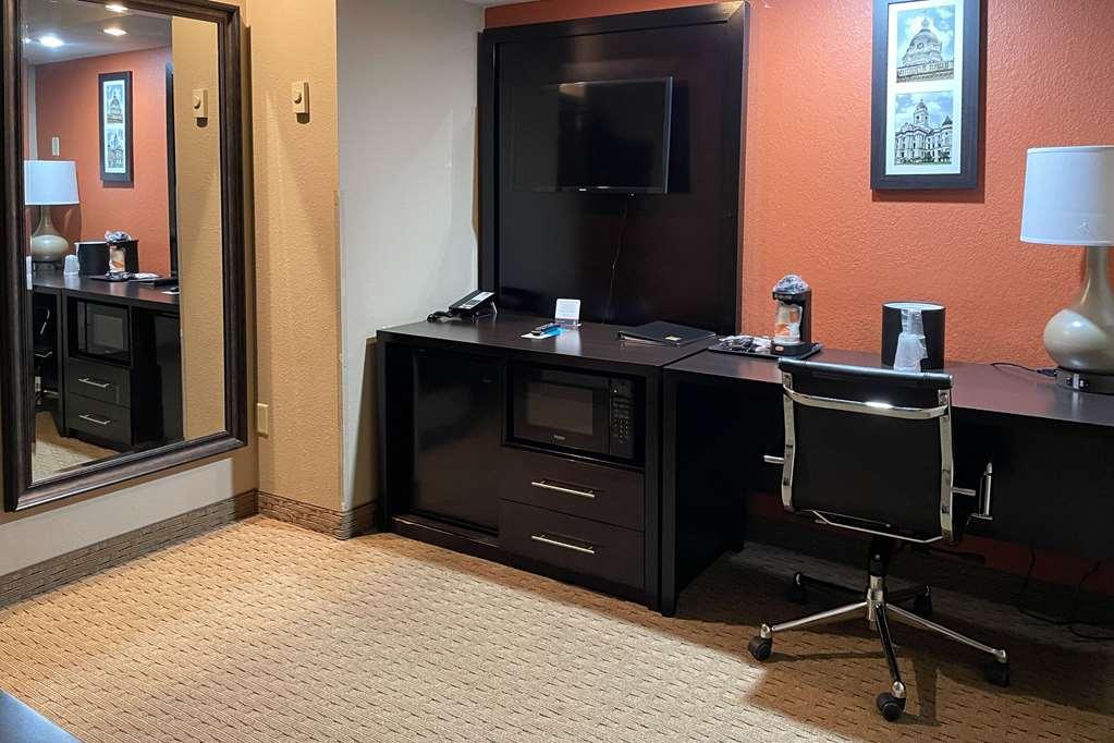Clarion Inn&Suites Evansville Habitación foto